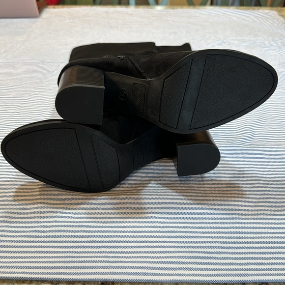 Libby Edelman SUEDE HEELED BOOTS size 9 - Picture 3 of 9